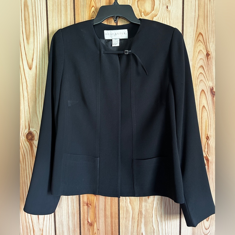 Doncaster Women's Elegant Black Blazer size M/L (read directions) long sleeves